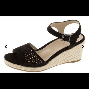 BRAND NEW Vionic Black Sandal Wedges Size 9